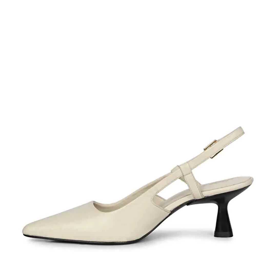 Saint Josie Offwhite Leather Pumps