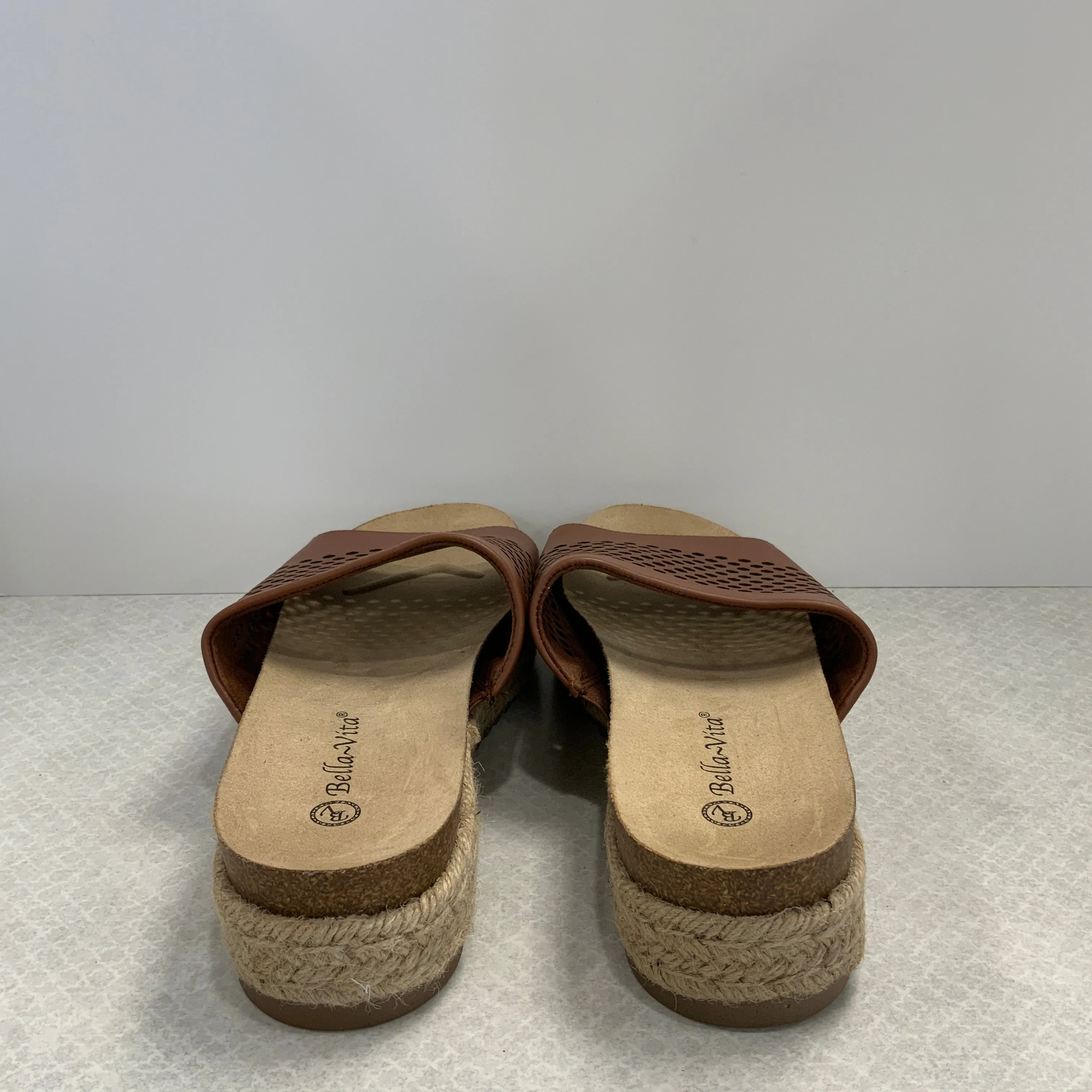 Sandals Flats By Bella vita Size: 12