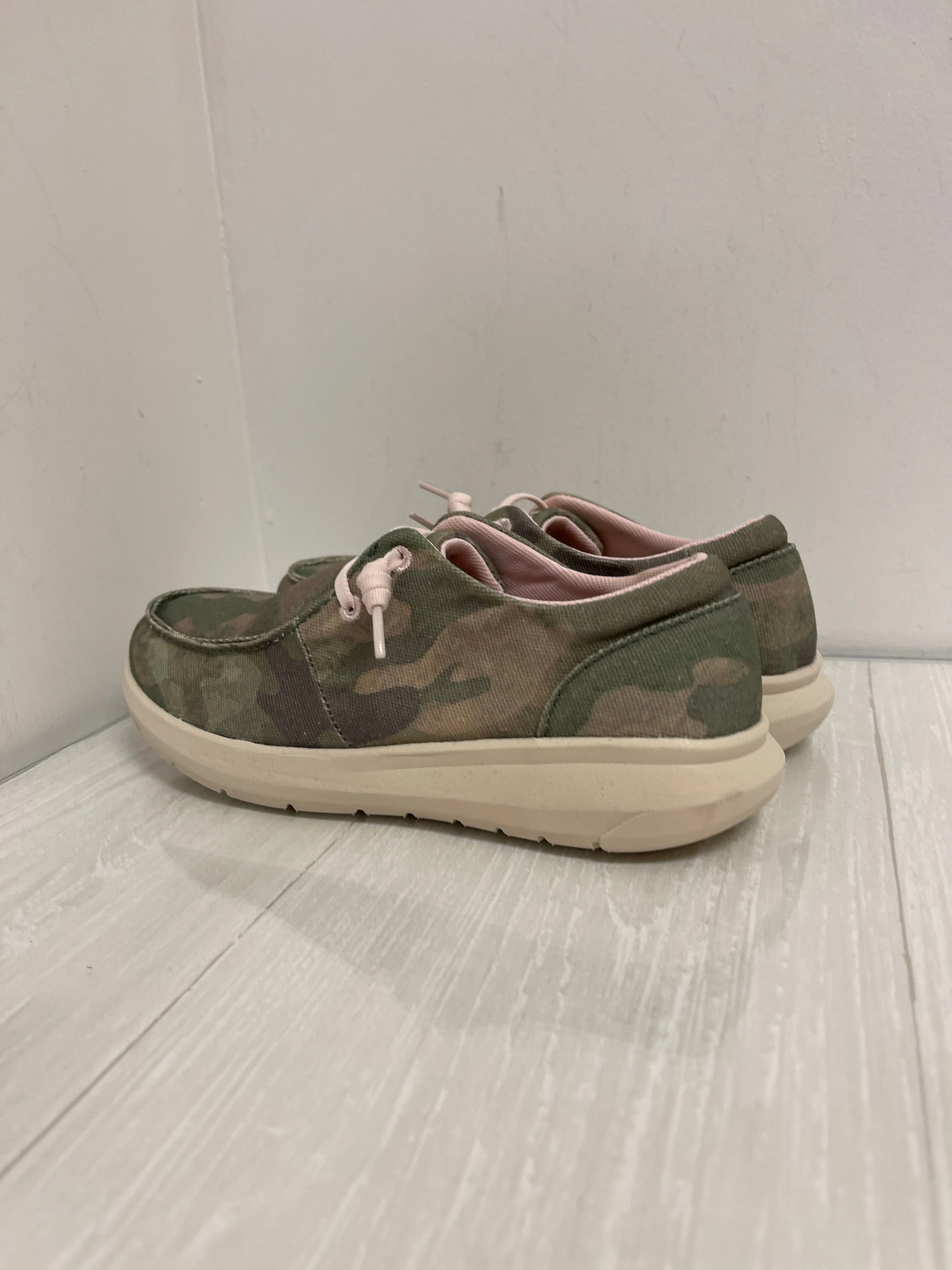 Shoes Flats By Ariat In Camouflage Print, Size: 9